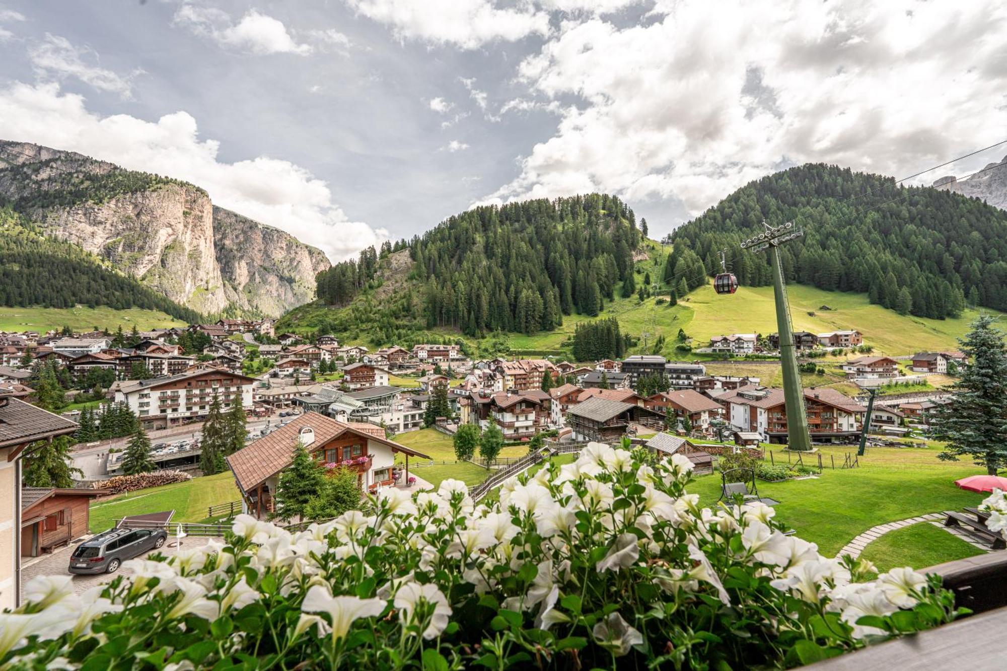 Garni La Bercia Hotel Selva di Val Gardena Luaran gambar