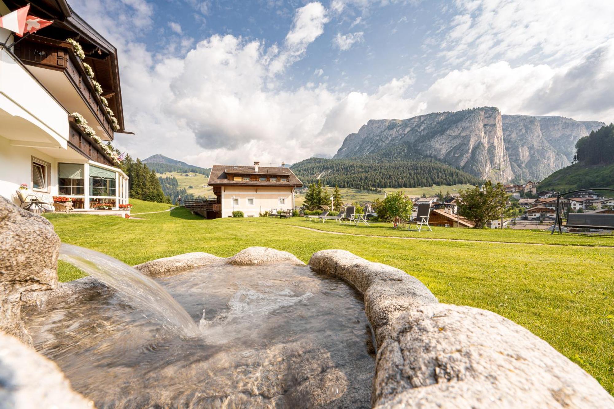 Garni La Bercia Hotel Selva di Val Gardena Luaran gambar