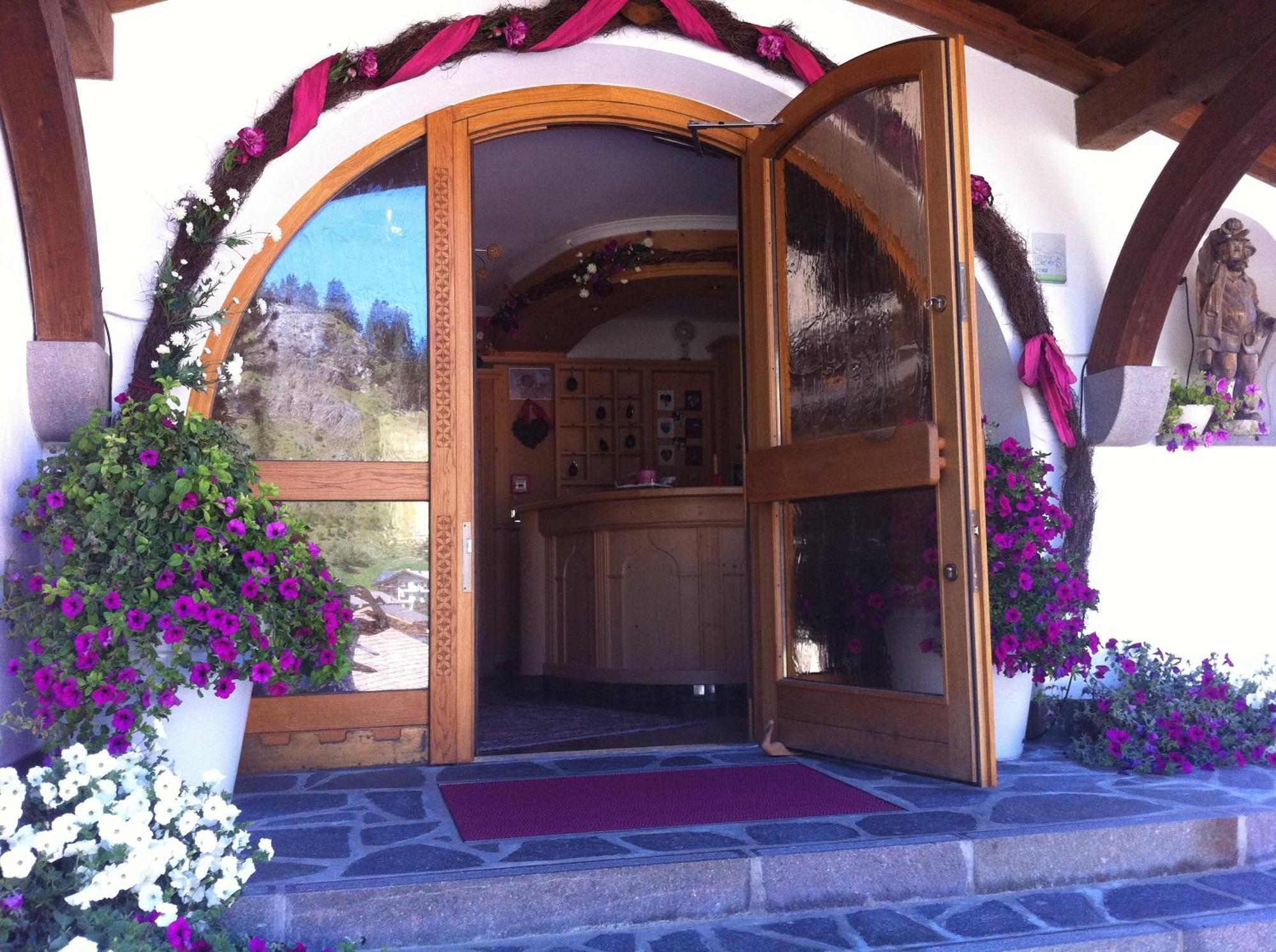 Garni La Bercia Hotel Selva di Val Gardena Luaran gambar